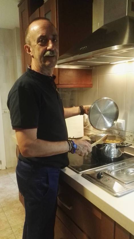 Santi Rodriguez cocinando8_1949498869_o